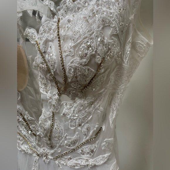 Galina Signature White Wedding Dress - Picture 2 of 10